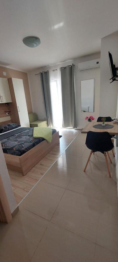 Apartments Stipe Biograd Na Moru Bagian luar foto