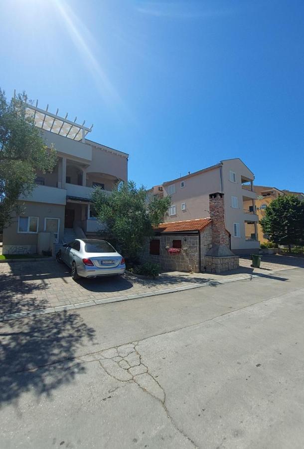 Apartments Stipe Biograd Na Moru Bagian luar foto